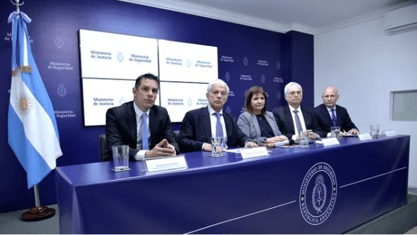 Gobierno de Milei propone ley para bajar edad de imputabilidad a 13 años en Argentina
