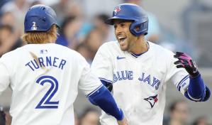 Vladdy la saca, Springer brilla con 2 jonrones de 3 carreras y Azulejos doblegan 9-2 a Yankees