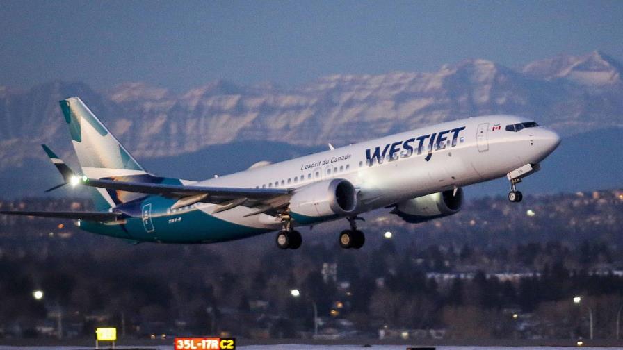 La aerolínea canadiense WestJet cancela más de 800 vuelos por una huelga inesperada de mecánicos