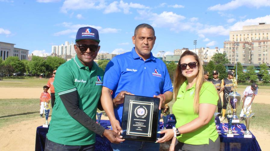 Arranca por todo lo alto torneo de béisbol infantil en honor a Roberto Rojas
