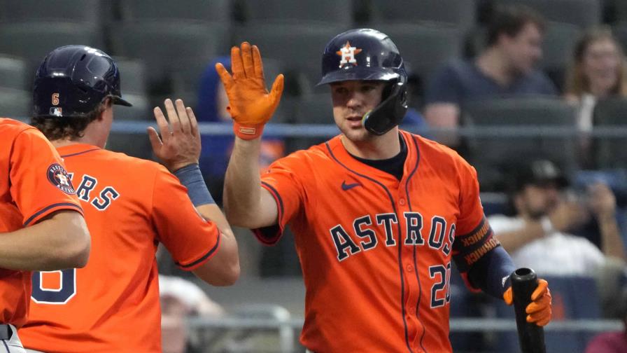 Astros pasan .500 por primera vez este año al vencer 10-5 a Mets con su noveno triunfo en 10 juegos