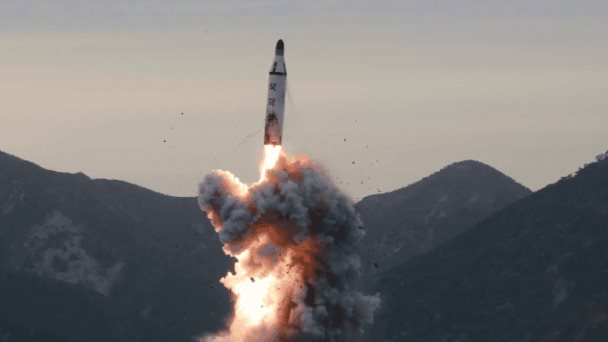 Corea del Norte lanza dos misiles balísticos hacia el mar de Japón
