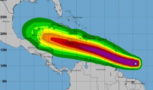 Beryl sube a huracán de categoría 4 extremadamente peligroso