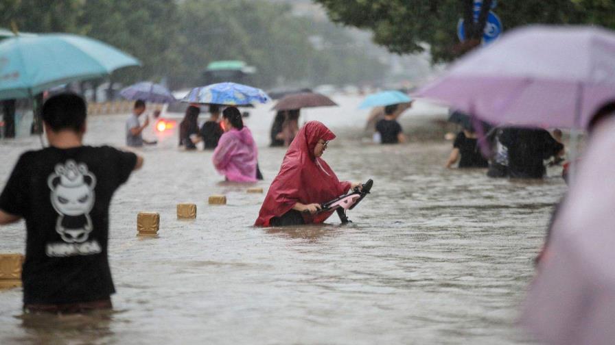 Más de 800,000 damnificados y 195,000 evacuados por fuertes lluvias en el este de China