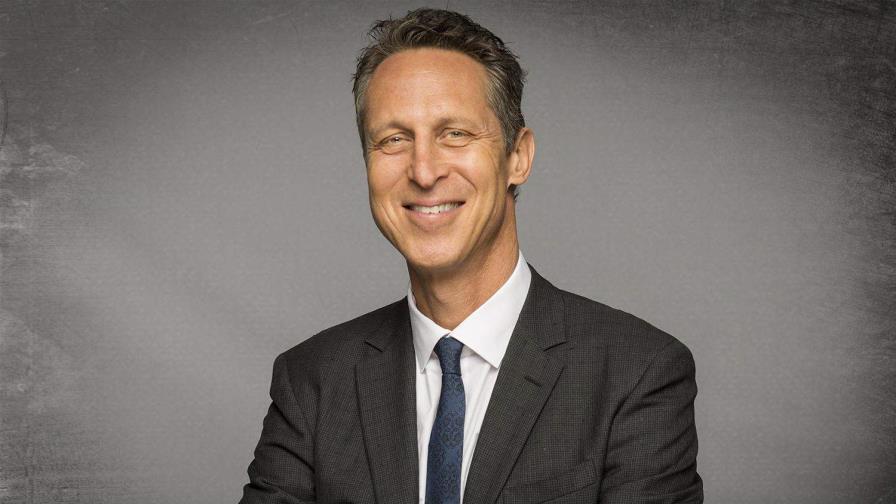 Los secretos de Mark Hyman, hombre de 63 años con abdominales