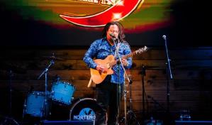 Alex Buena Junta triunfa en Nashville: gana mejor Música Tropical en los Premios Talento Latino 2024