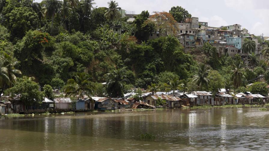 Alcaldías e instituciones gubernamentales se preparan ante impacto del huracán Beryl