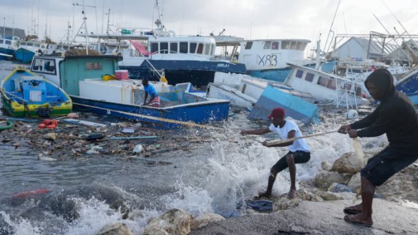 Al menos un muerto e inmensa destrucción en San Vicente y Granadinas por huracán Beryl