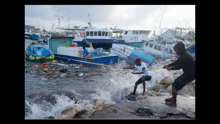 Al menos un muerto e inmensa destrucción en San Vicente y Granadinas por huracán Beryl