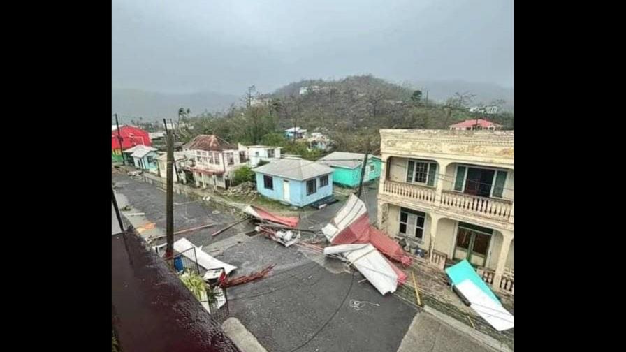 El furioso paso del huracán Beryl por países de las Antillas Menores