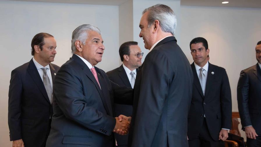 Abinader se reúne con nuevo presidente panameño, José Raúl Mulino Quintero