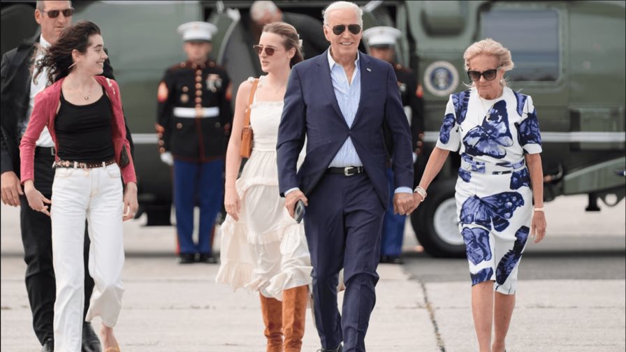 La familia de Biden le anima a continuar con su campaña para la reelección