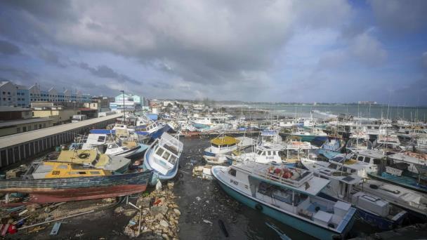 Navieras desvían y cancelan cruceros ante el avance del huracán Beryl por el Caribe
