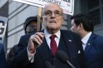 Juez ordena a Rudy Giuliani entregar propiedades a trabajadoras electorales difamadas