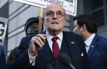 Giuliani es inhabilitado para ejercer como abogado en NY; corte halla que mintió sobre elecciones