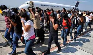 EE.UU. fleta un avión para deportar a decenas de ciudadanos chinos sin residencia legal