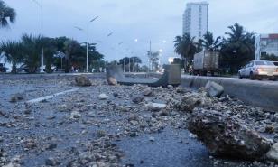 Cierran Malecón SD por furia del mar Caribe ante efectos de huracán Beryl