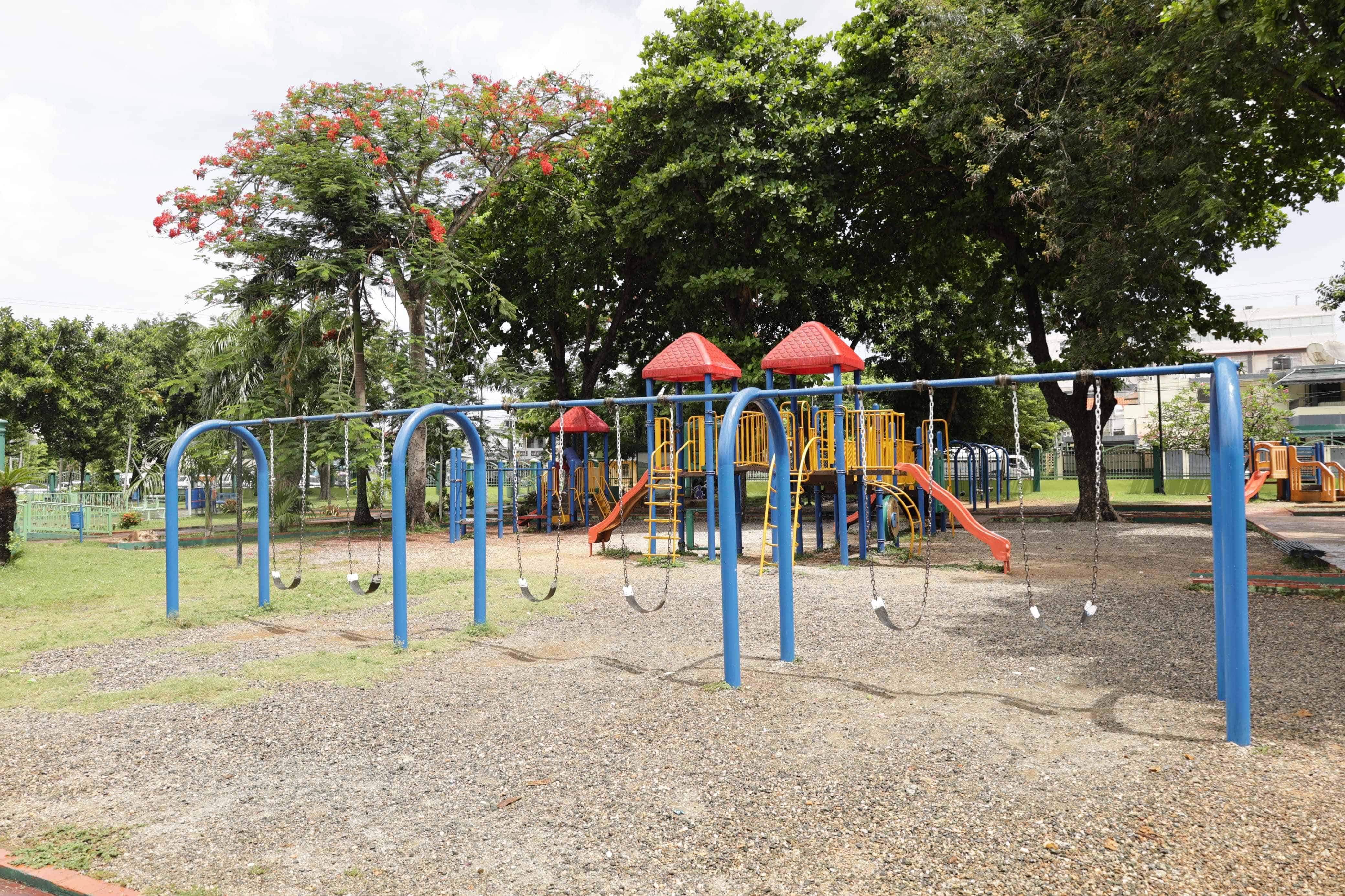 Área infantil en el parque. 