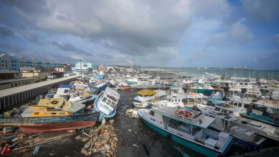 Advierten a los jamaiquinos de tomar en serio al poderoso huracán Beryl