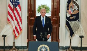 Biden promete acatar los límites de la Presidencia si es reelegido, a diferencia de Trump