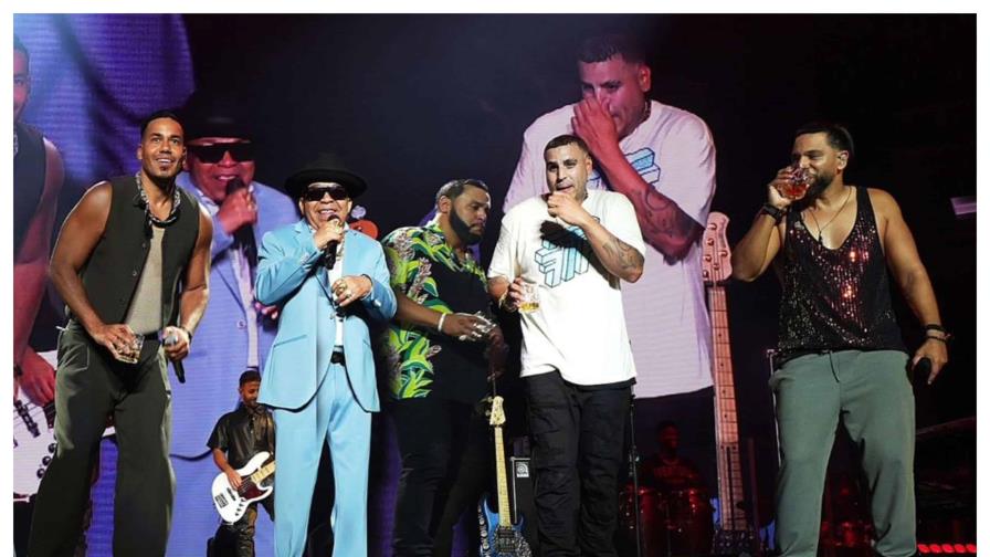 Teodoro Reyes se presenta en concierto de Aventura en el Madison Square Garden