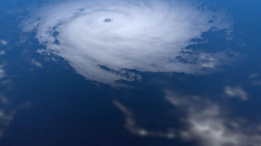 La potencia y los efectos destructores de un huracán o tifón son medidos bajo la escala Saffir-Simps