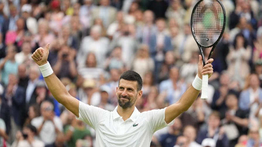 Djokovic gana su primer partido en Wimbledon. Vondrousova, campeona defensora, queda fuera