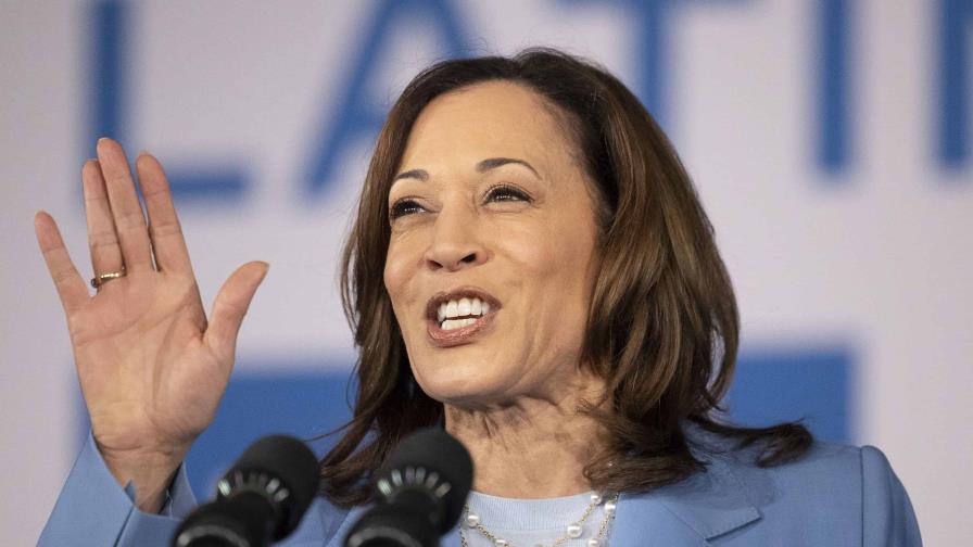 Harris se mantiene firme a favor de Biden mientras algunos demócratas sufren por la elección