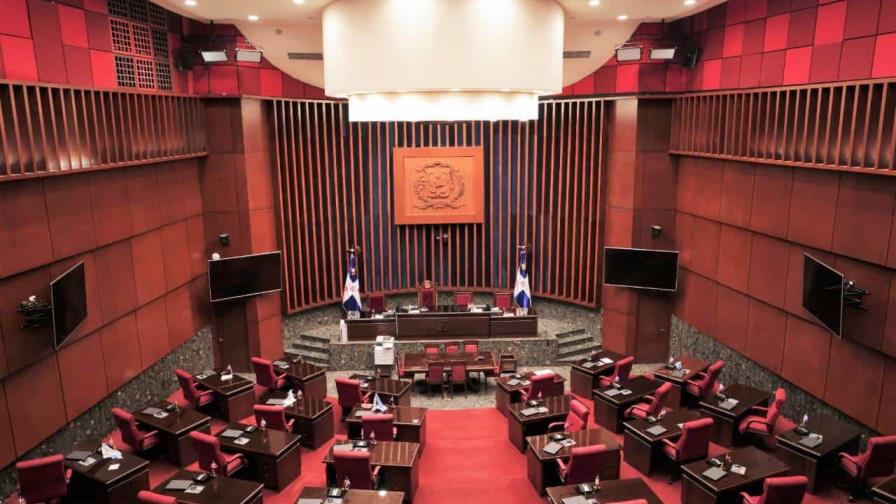 Una comisión de senadores recomienda aprobar el Código Penal sin las tres causales