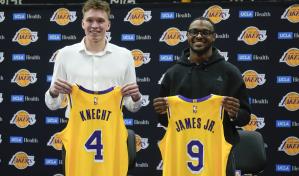 Bronny James dice que puede soportar la presión amplificada de jugar con su famoso padre