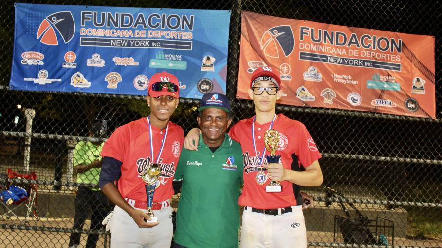 Premian equipos campeones del Torneo Roberto Rojas de béisbol