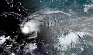 Huracán Beryl deja al menos siete muertos en el Caribe y se debilita camino a Jamaica