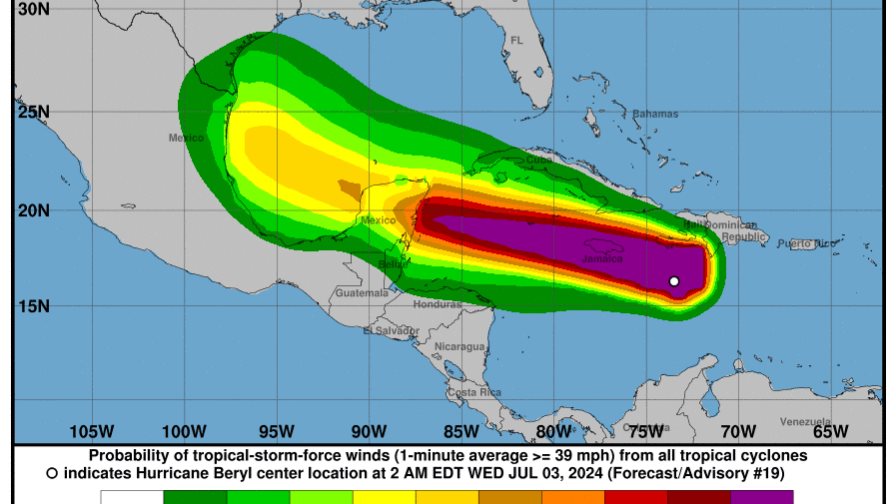 Piden a dominicanos en Jamaica estar atentos ante el paso del huracán Beryl