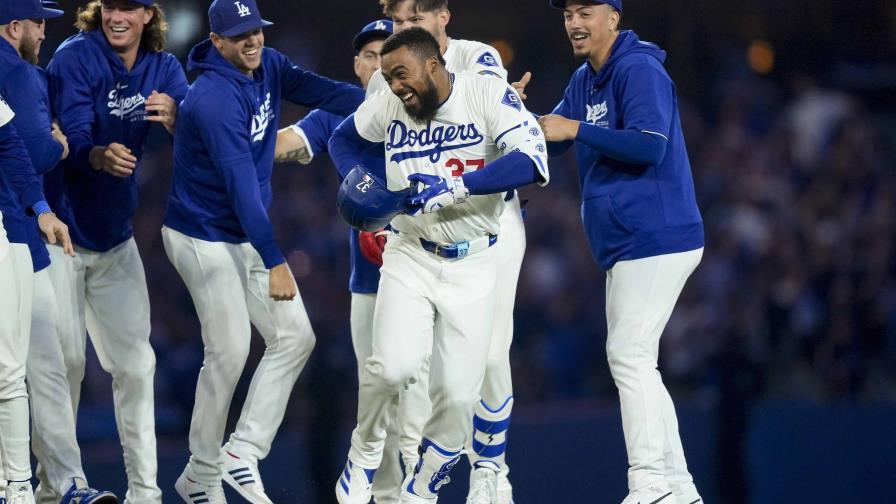 Con sencillo de Teoscar Hernández en la novena, Dodgers derrotan 6-5 a Diamondbacks