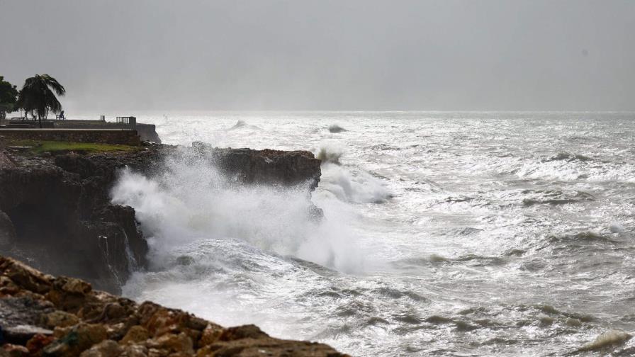El COE alerta sobre el deterioro del oleaje en las costas del país El COE alerta sobre el deterioro del oleaje en las costas del país