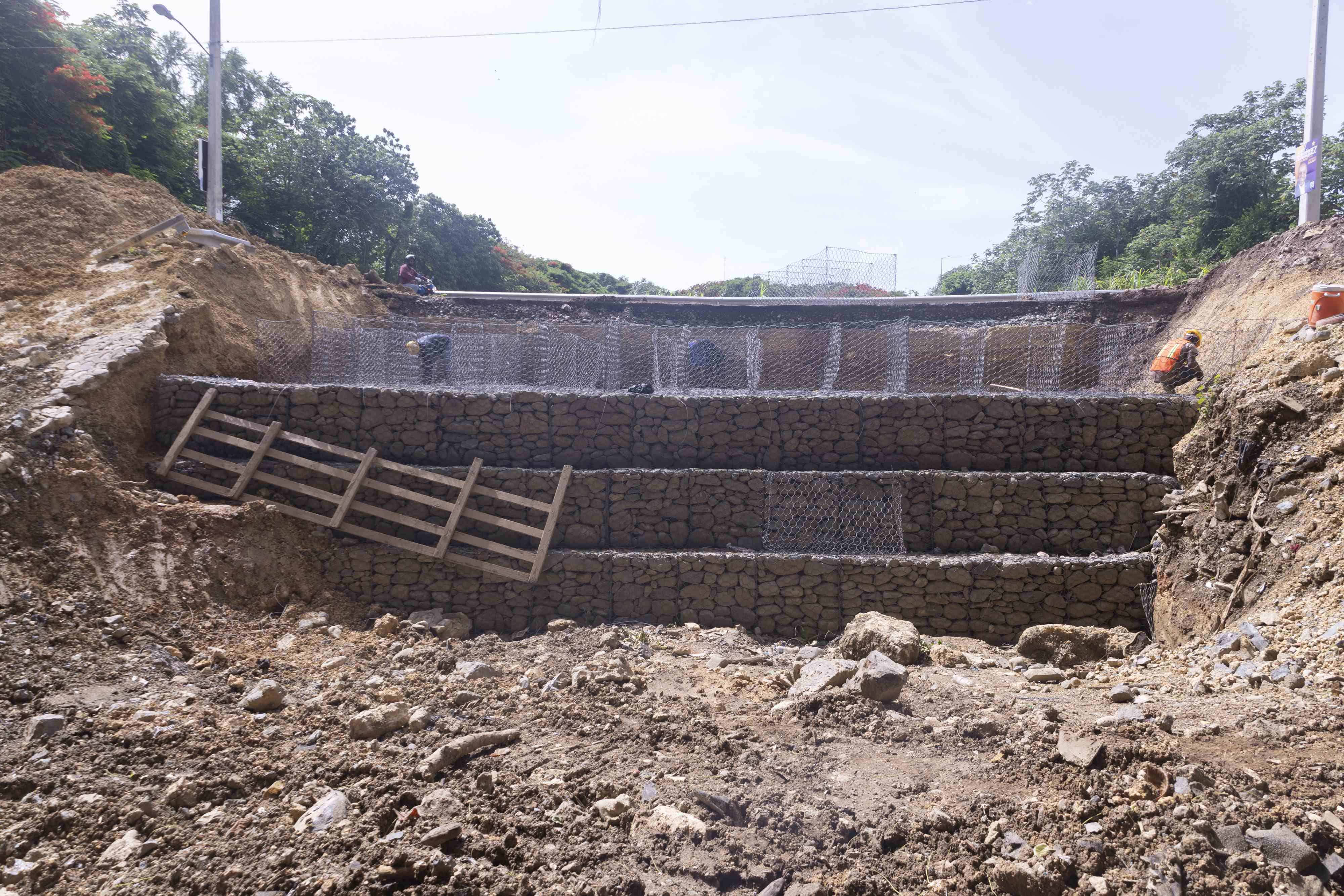 Se espera que ahora el agua no destruya la solución.