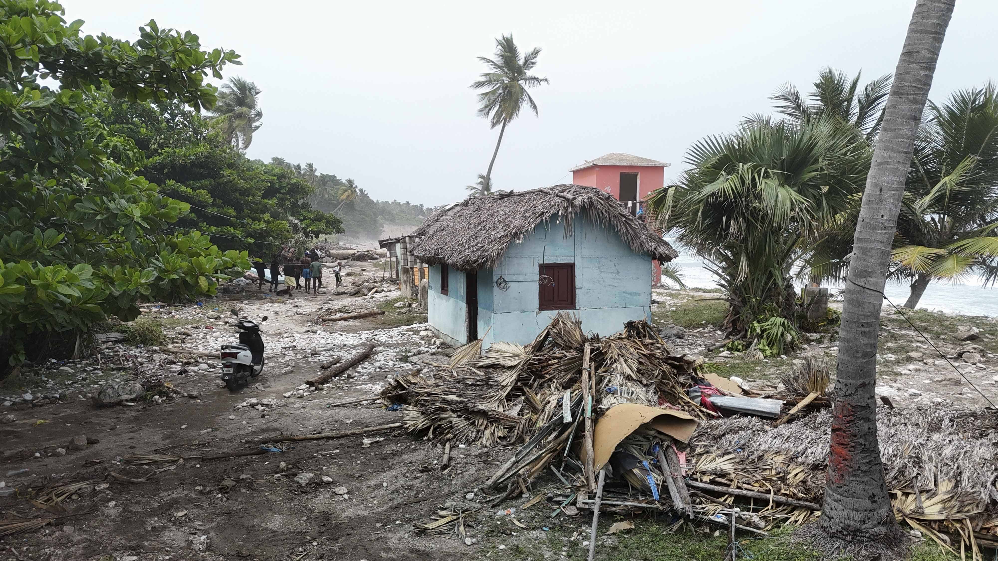 Casas destruidas en Bahoruco por el huracán Beryl.