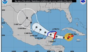 Beryl llega a Gran Caimán como huracán 3 y va para México