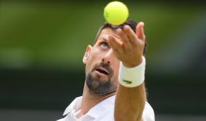 Djokovic sufre un poco, pero avanza a la tercera ronda de Wimbledon al vencer a Fearnley