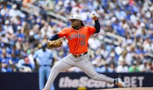 Framber Valdez gana, Peña pega cuadrangular y los Astros vencen 5-3 a los Azulejos