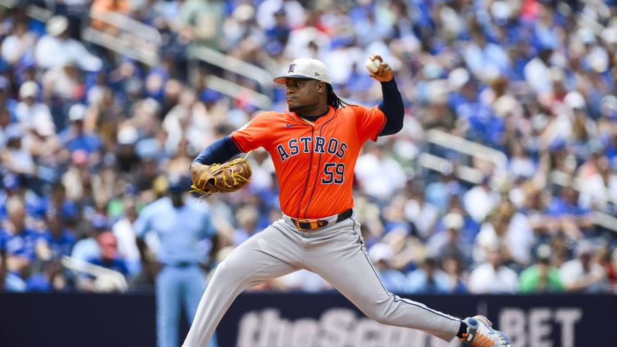 Framber Valdez gana, Peña pega cuadrangular y los Astros vencen 5-3 a los Azulejos