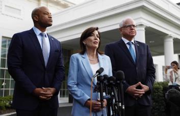 Tres gobernadores demócratas prometen su apoyo a Biden en su candidatura de reelección