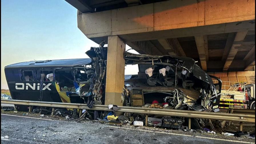 Al menos 10 muertos y 42 heridos en accidente vial en sureste de Brasil