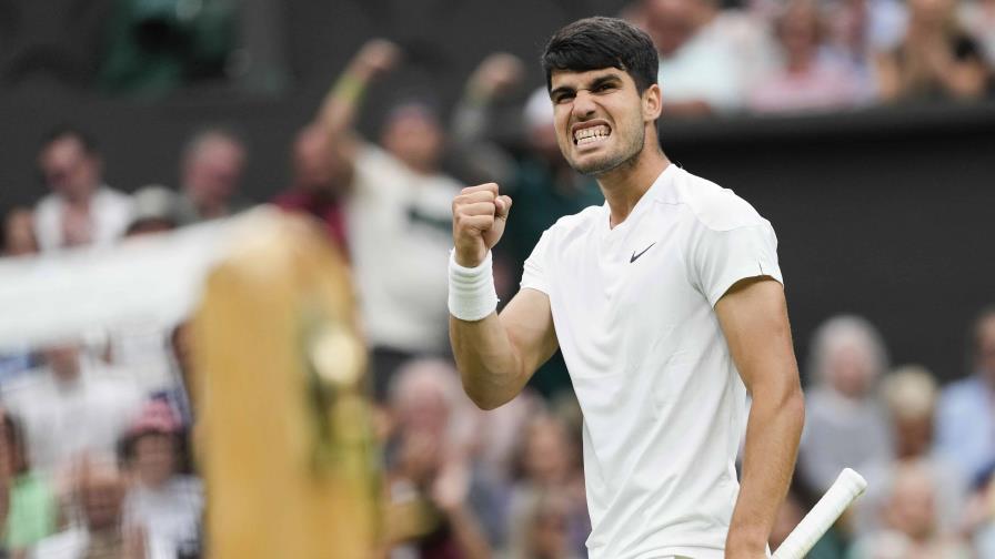 Alcaraz remonta para superar a Tiafoe e instalarse en la cuarta ronda en Wimbledon