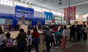 Continúan las quejas por el servicio y los retrasos en la Dirección General de Pasaportes