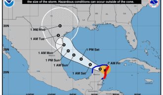El hurac&aacute;n Beryl toca tierra en M&eacute;xico bajo alerta roja
