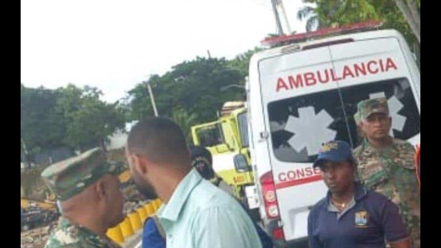 Una joven cayó al mar mientras hacía fotos sobre arrecifes en la autopista Las Américas Una joven cayó al mar mientras hacía fotos sobre arrecifes en la autopista Las Américas