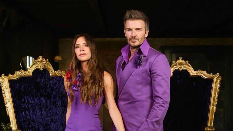 Los Beckham se ponen de nuevo sus trajes de boda morado para celebrar 25 años juntos