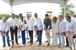 Presidente Abinader inaugura carretera, un puente y deja iniciados trabajos de centro correccional