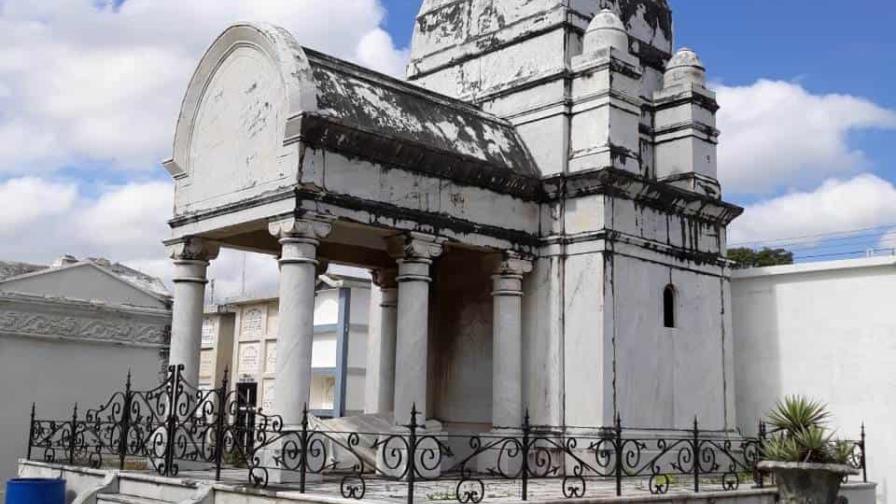 Declaran como “Patrimonio Cultural y Museo a Cielo Abierto” el Cementerio 30 de Marzo en Santiago